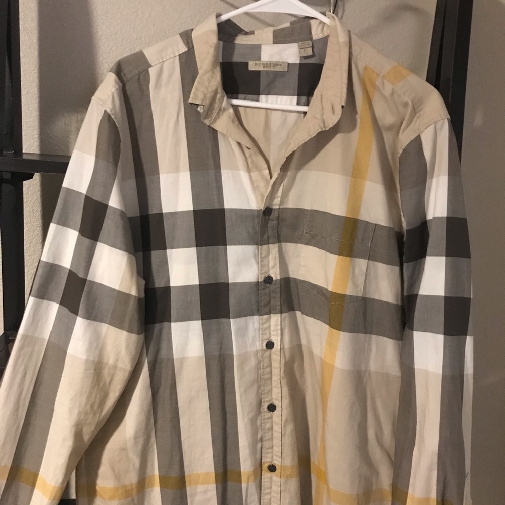 ❌ SOLD ❌ SOLD ❌ Burberry Dress Shirt